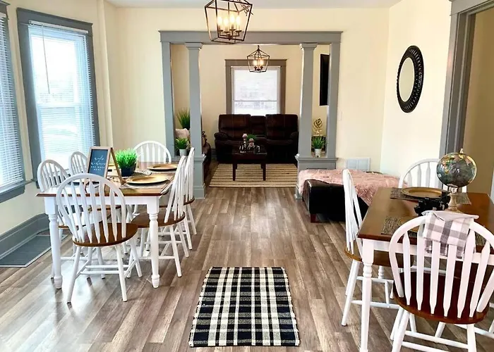6Br Retreat-Great For Reunions And Getaways Minutes From Niagara Falls
